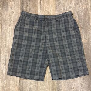 Sam Hogan Men's Gray Plaid Golf Shorts